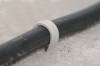 Cheville pontet pour cable ou gaine de 13 � 28 mm