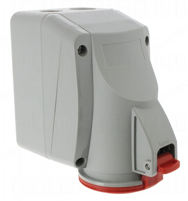 Prise saillie 16 Amp�res 3P+N+T IP44 rouge - Legrand 555159