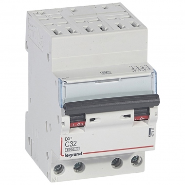 Disjoncteur 32A 10kA courbe C t�trapolaire Legrand DX3 Auto / Vis - 3 modules